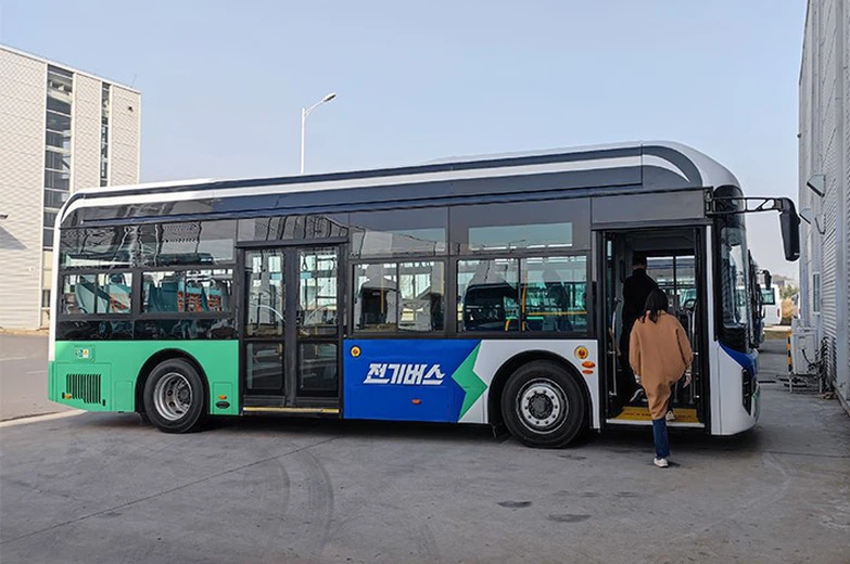 Long-Range Transit Buses Long-Range Transit Buses
